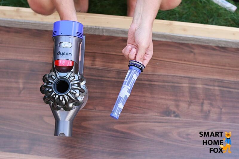 Removing the Dyson V8 HEPA filter